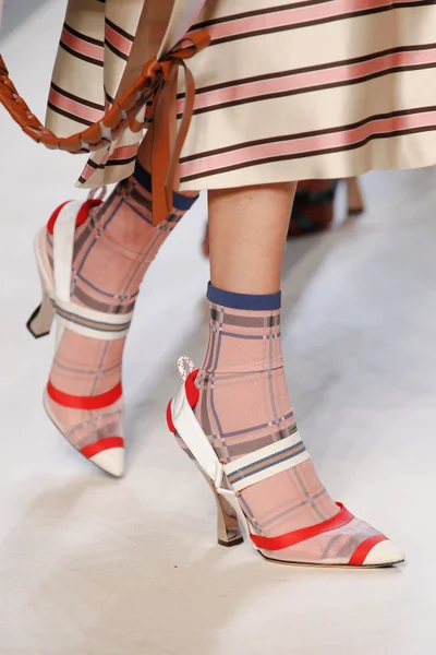 Look 77